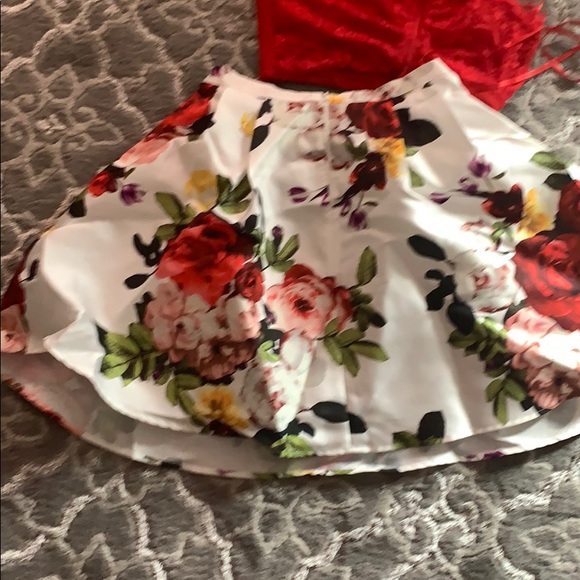 Suit - Picture 3 of 3